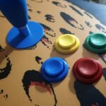 Detalle del vinilo aplicado al panel de mandos.